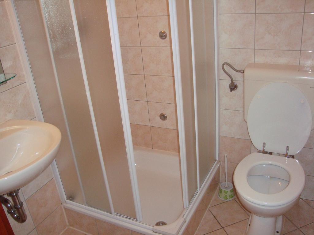 Guesthouse Koprivec ليوبليانا الغرفة الصورة